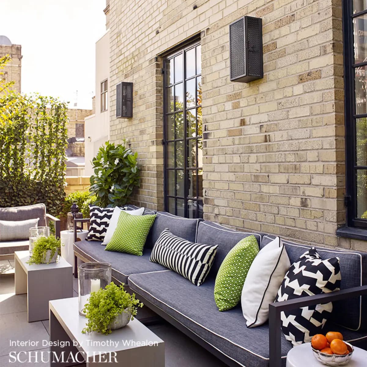 QUEEN B II INDOOR/OUTDOOR_ BLACK