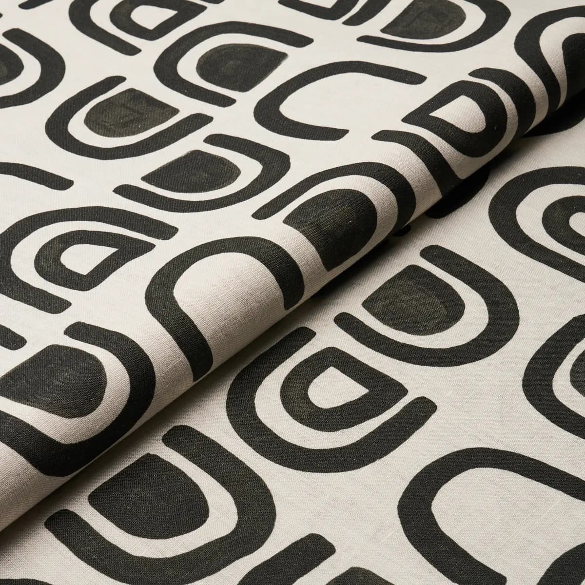THRESHOLD PRINTED LINEN_ CARBON