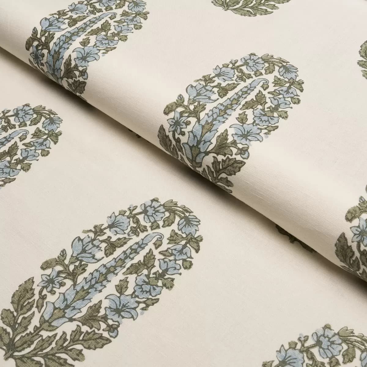 ASKANDRA FLOWER_ AQUAMARINE
