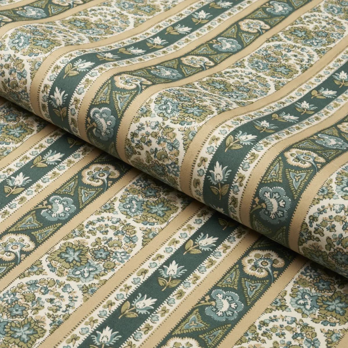 INES PAISLEY_ MINERAL & TEAL