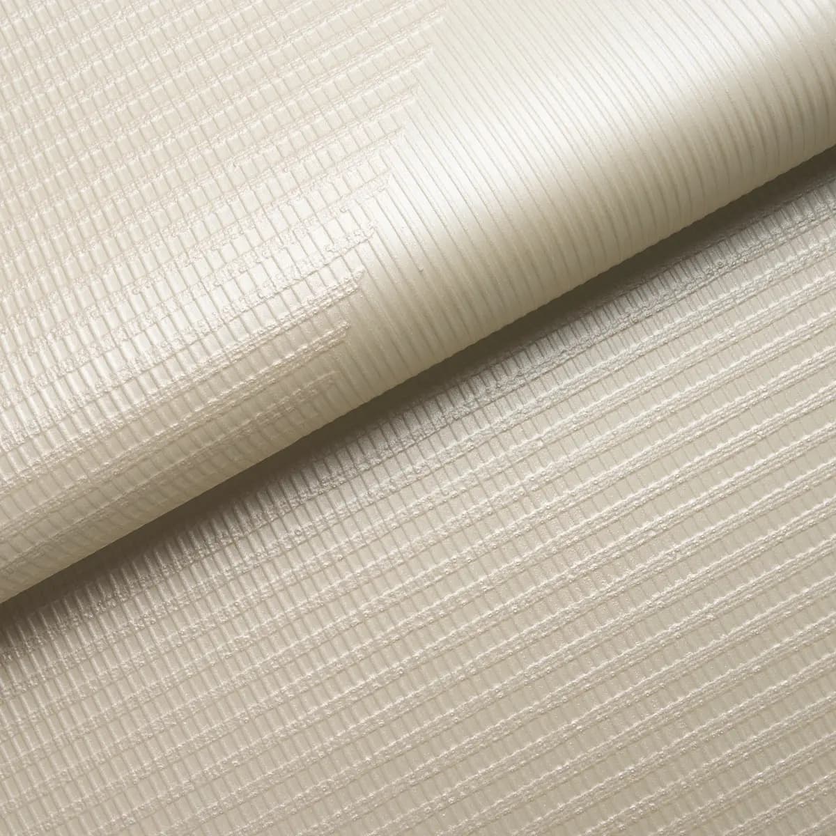 Hand Combed Triangles_ PEARLESCENT