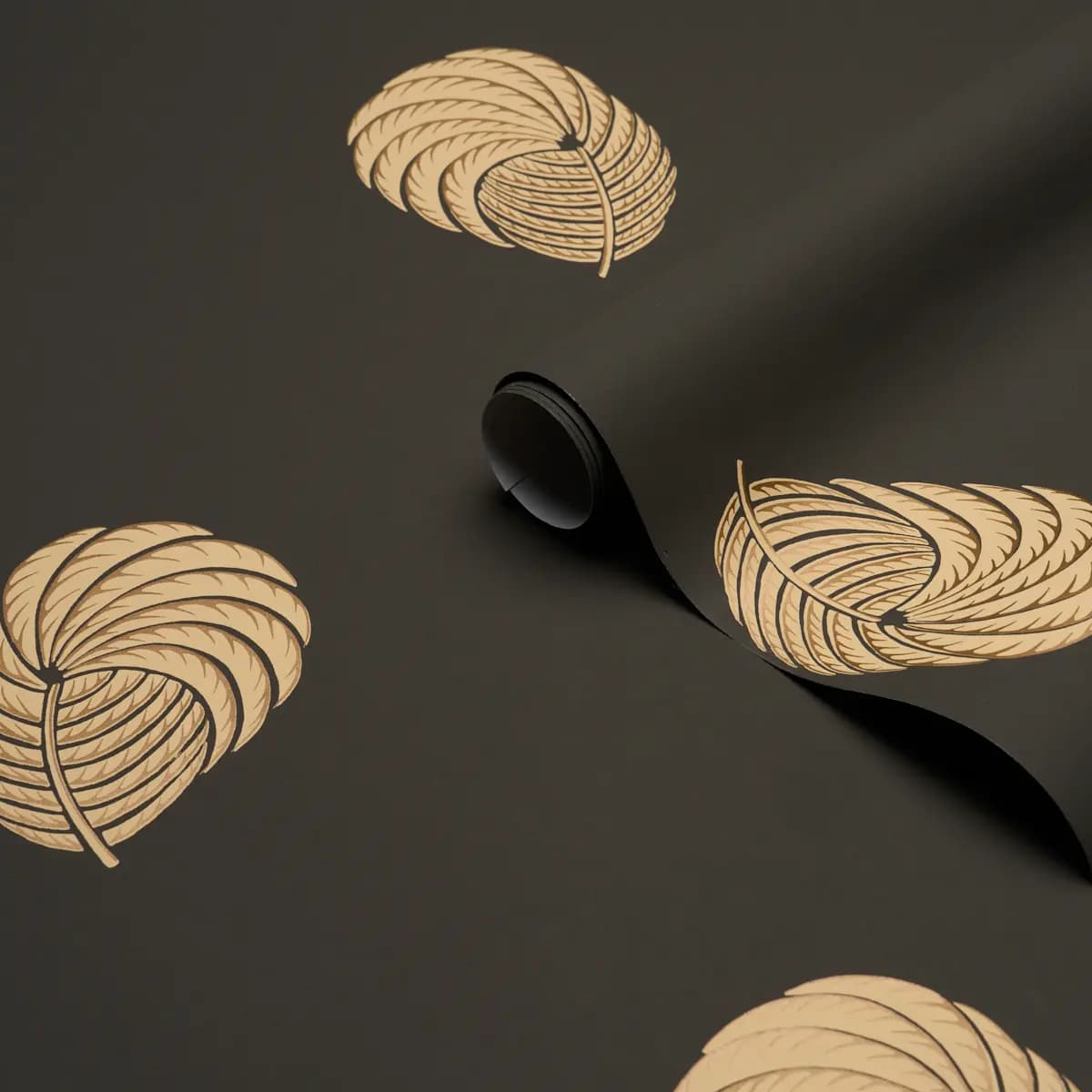 Royal Plume_ CARBON