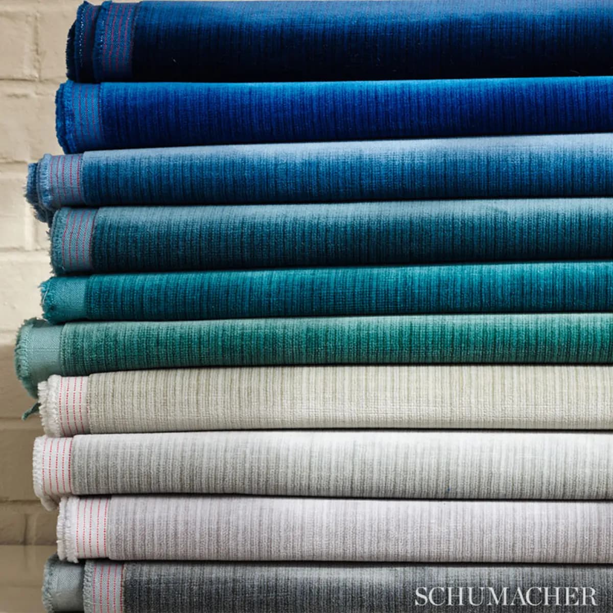 ANTIQUE STRIÉ VELVET_ MIDNIGHT