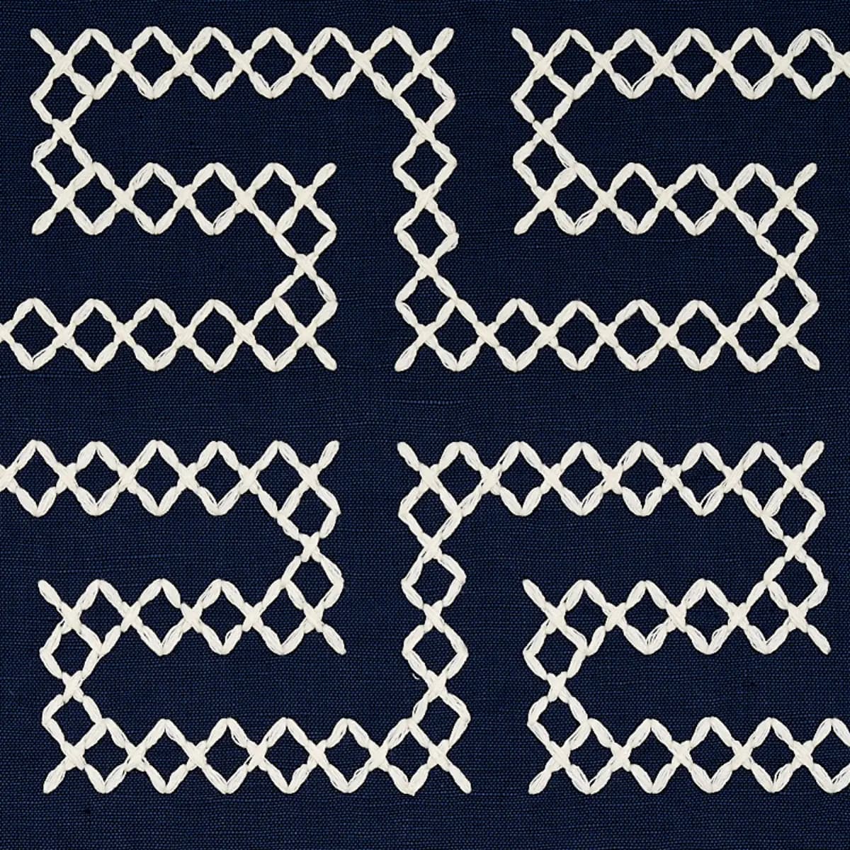 A MAZE EMBROIDERY_ NAVY