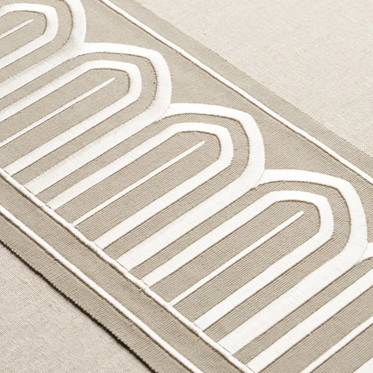 ARCHES EMBROIDERED TAPE WIDE_ TAUPE