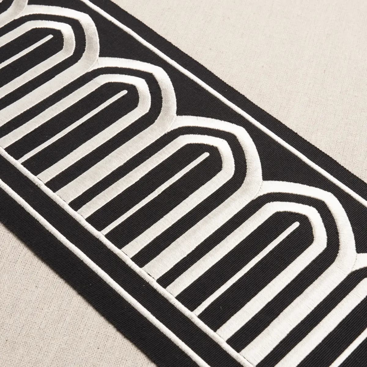 ARCHES EMBROIDERED TAPE WIDE_ WHITE ON BLACK