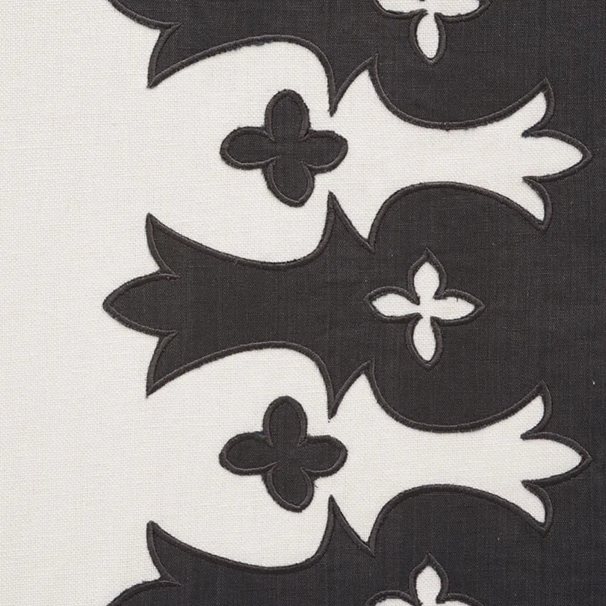 BERGAMA APPLIQUÉ_ CARBON & IVORY