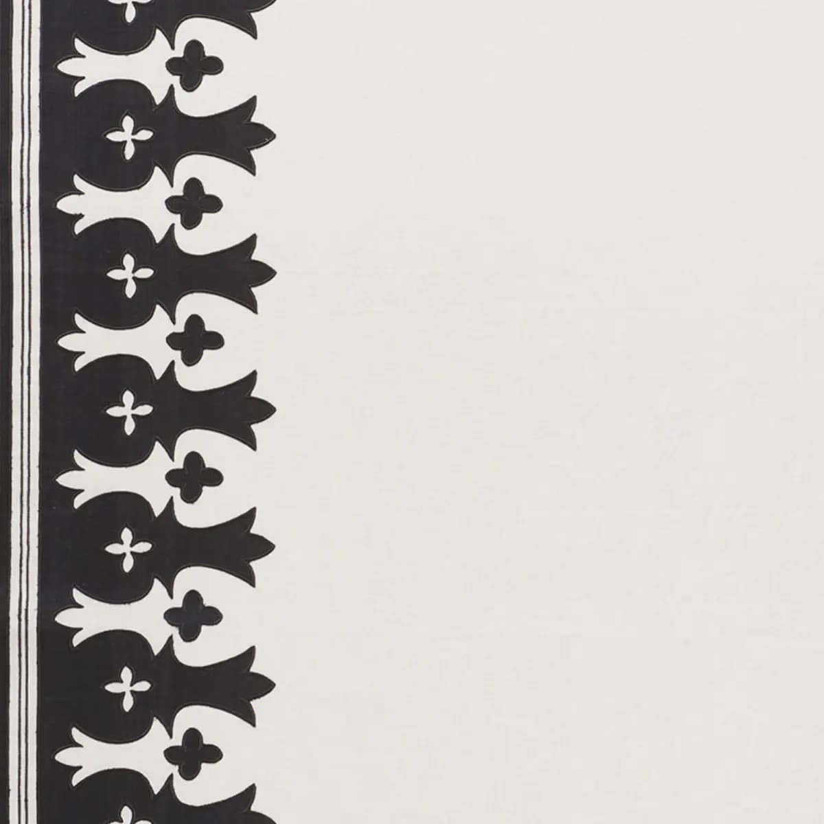 BERGAMA APPLIQUÉ_ CARBON & IVORY