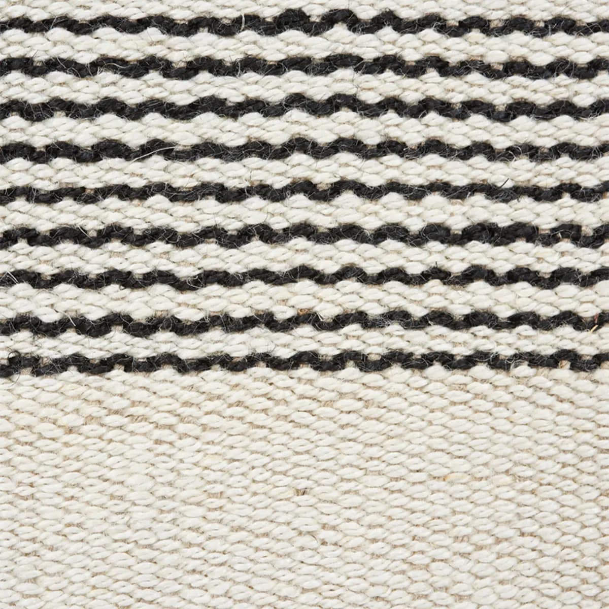 AGNES WIDE TAPE_ WHITE & BLACK