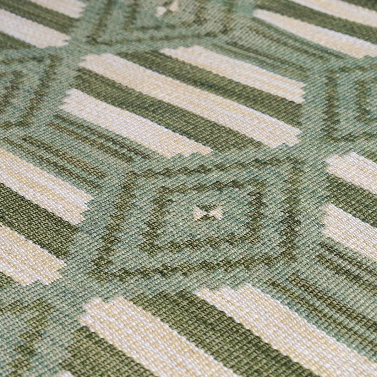MANTA PERFORMANCE_ GREEN & MINERAL