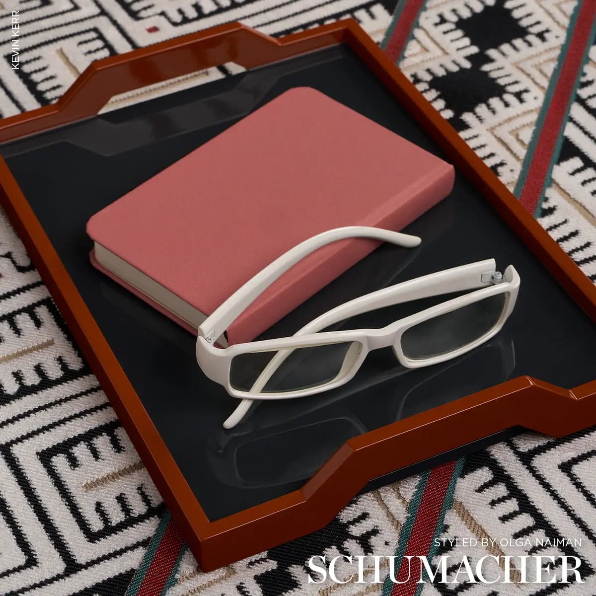 PARVIN VELVET_ BLACK AND IVORY