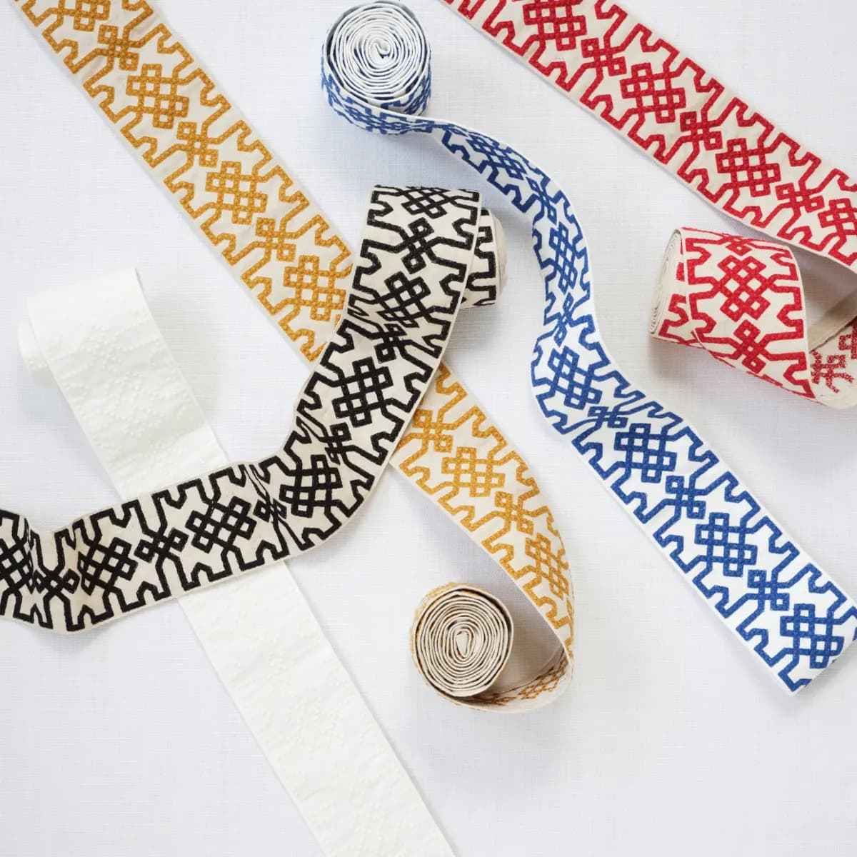 KNOTTED TRELLIS TAPE_ WHITE ON WHITE