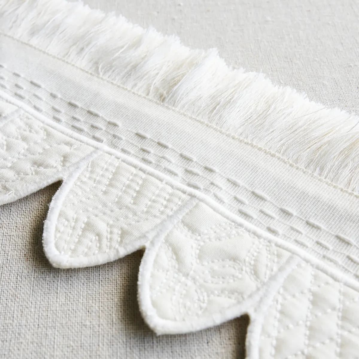 HERALDIC TRIM_ IVORY
