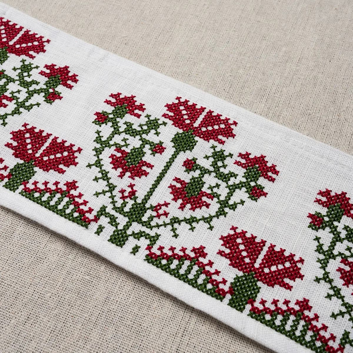 CUSTIS EMBROIDERED TAPE_ CLARET