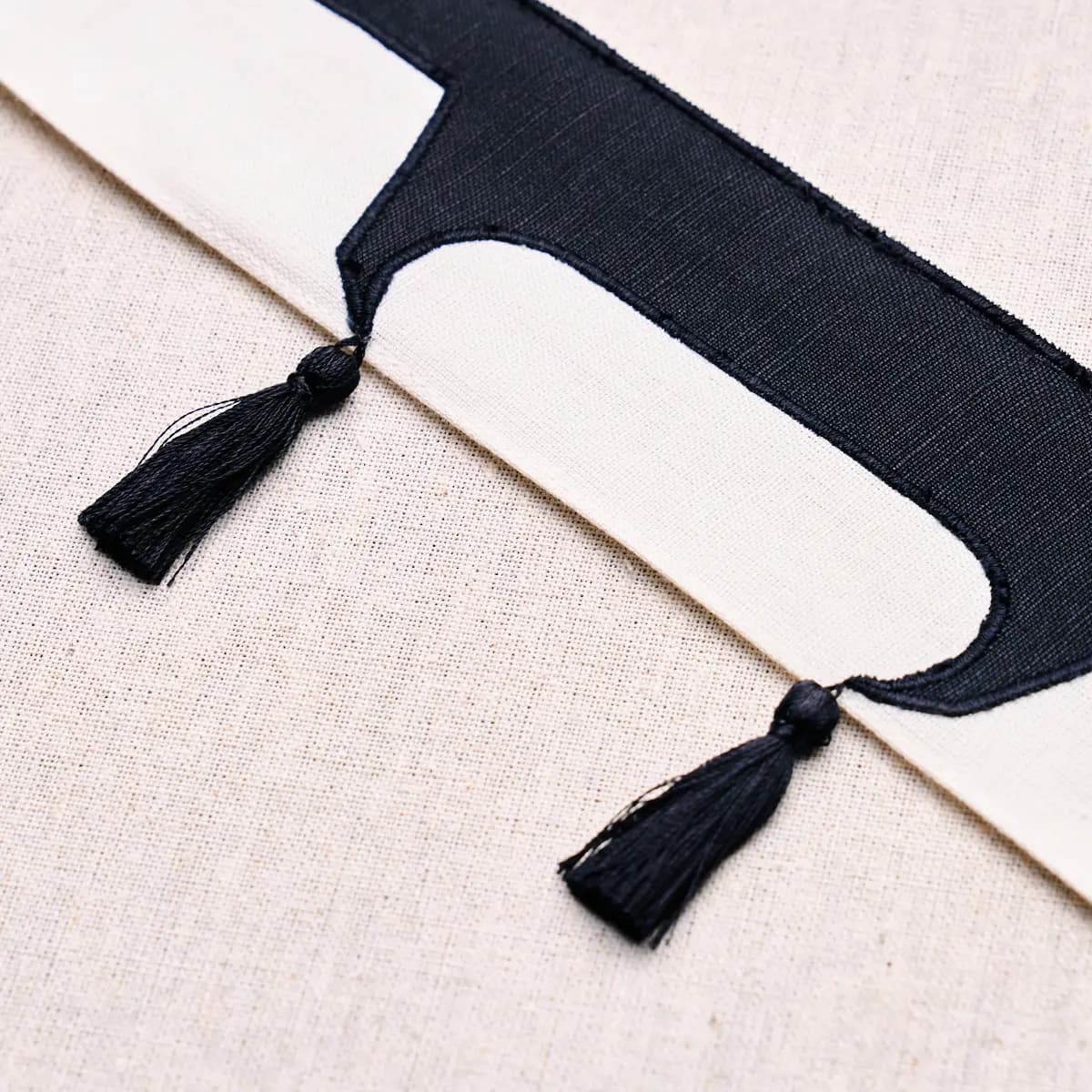PAGODA TRIM_ BLACK