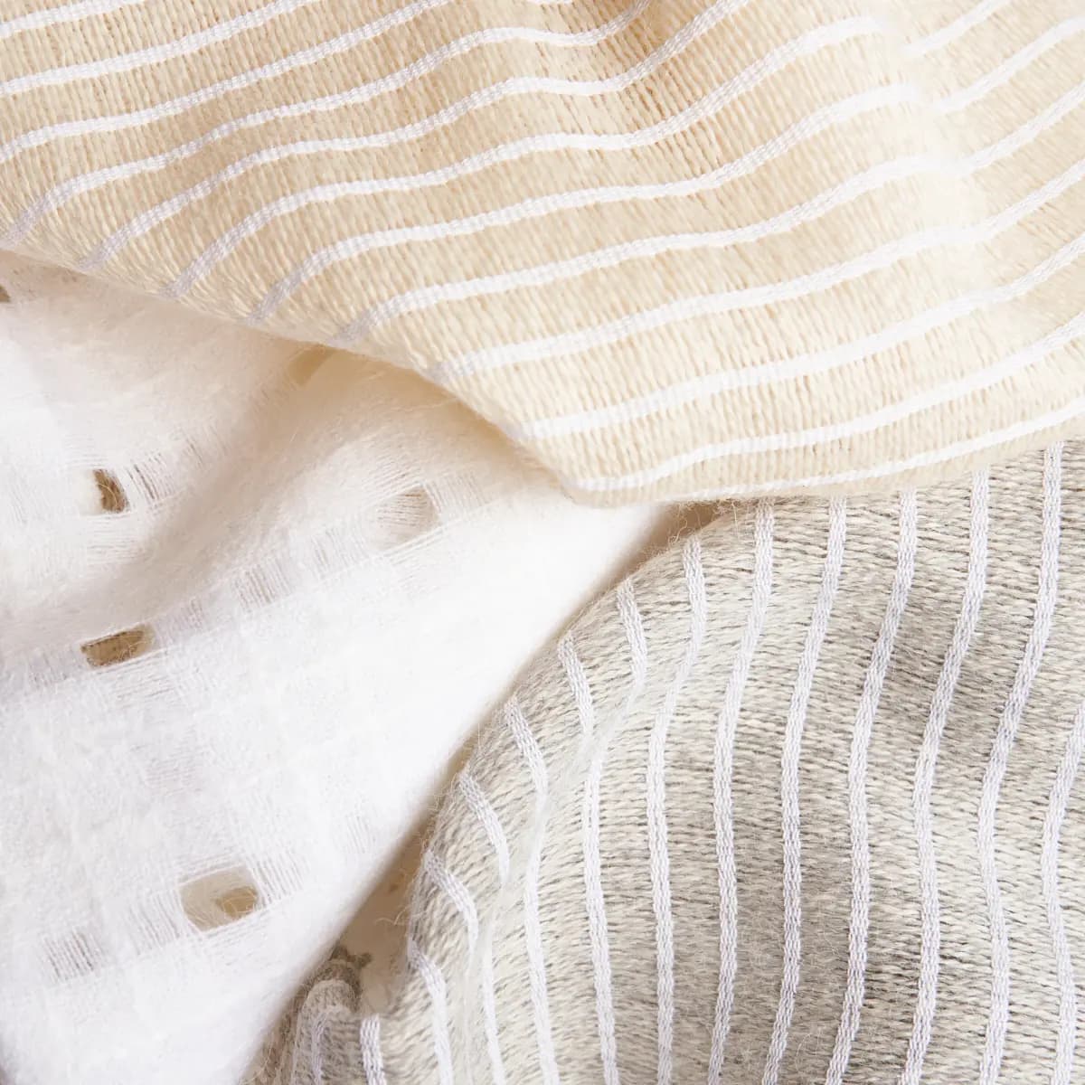 WREN ALPACA SHEER_ MIST