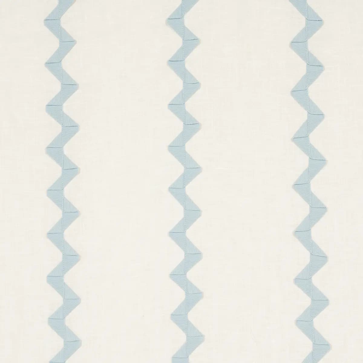 LAZARE APPLIQUÉ_ SKY ON IVORY