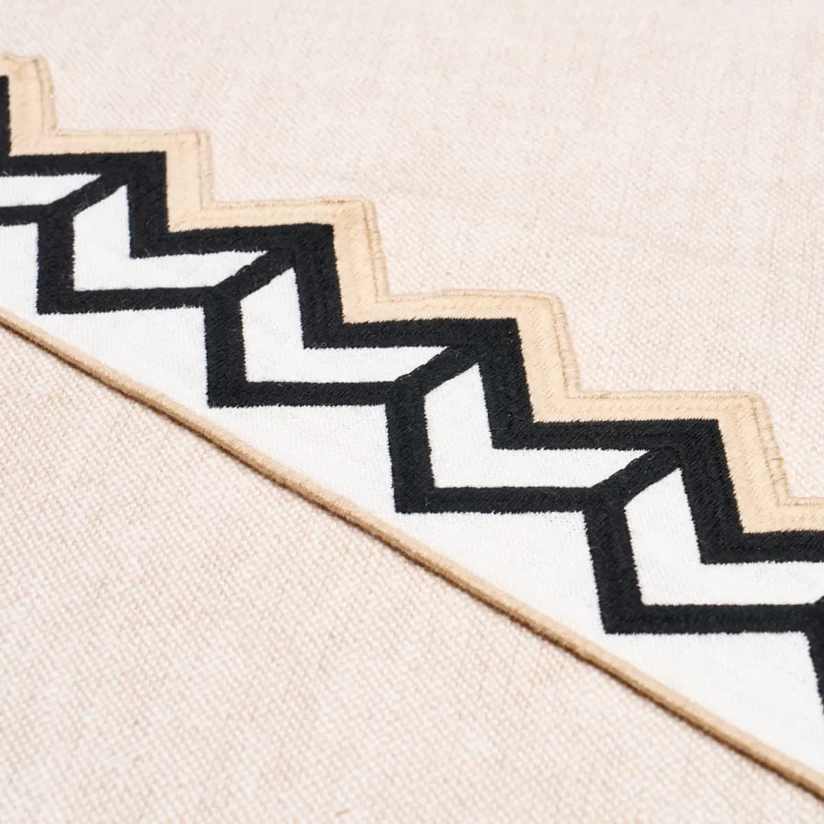 SPARREN EMBROIDERED TAPE_ BLACK