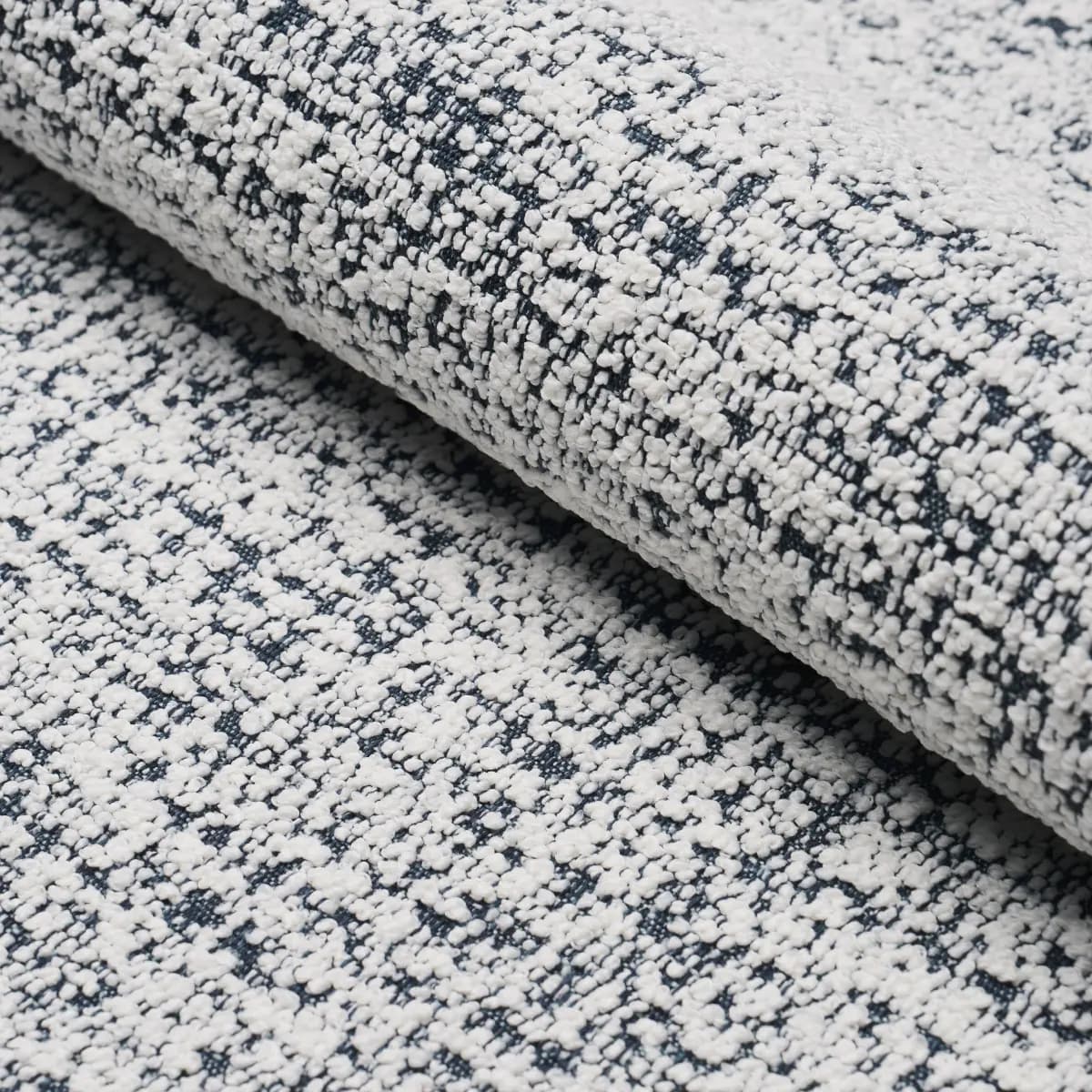 ZUZU INDOOR/OUTDOOR_ WHITE ON NAVY