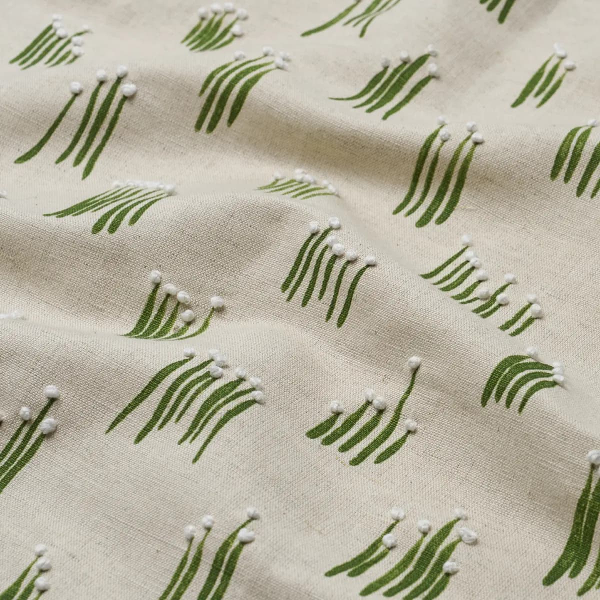 MEADOW BUTTON HAND EMBROIDERY_ NEUTRAL