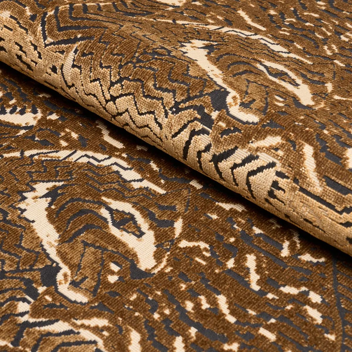 TIGRESS VELVET_ GOLD