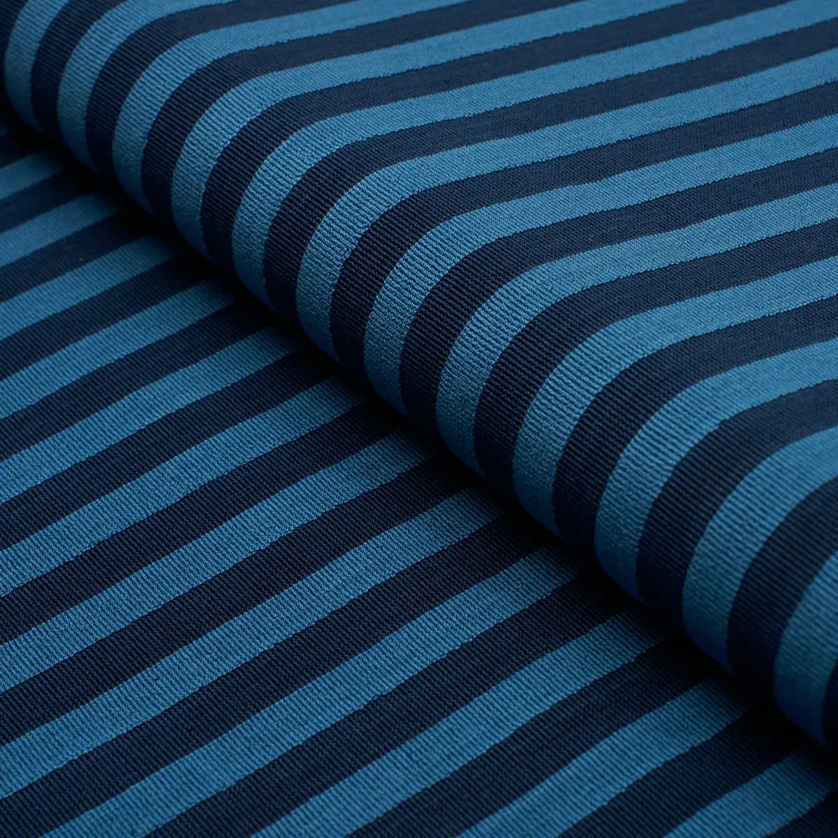 PIPE ILLUSION_ BLEU