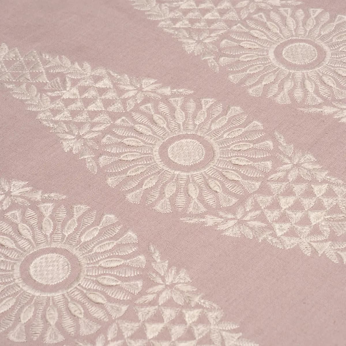 TASMIN EMBROIDERY_ FRENCH LILAC