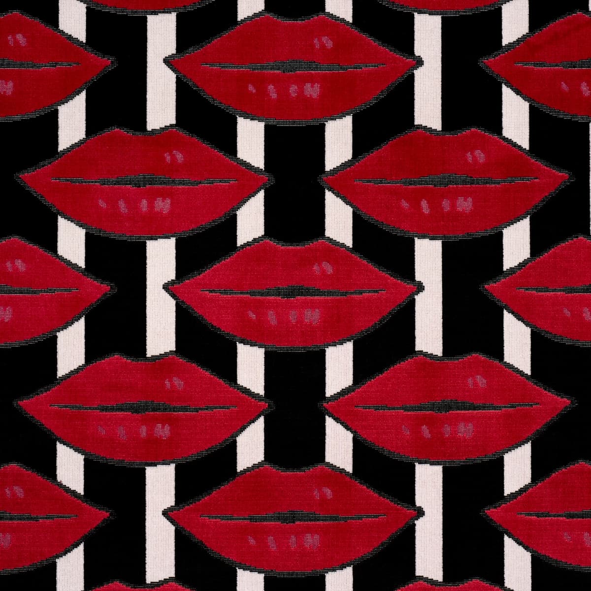 AMUSE BOUCHE_ LIPSTICK RED