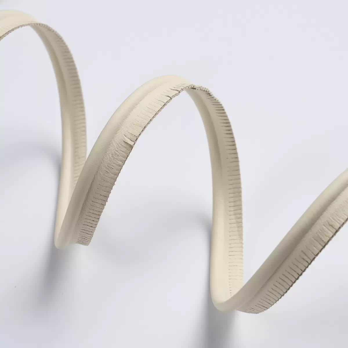 BURNHAM MEDIUM LEATHER PIPING_ IVORY