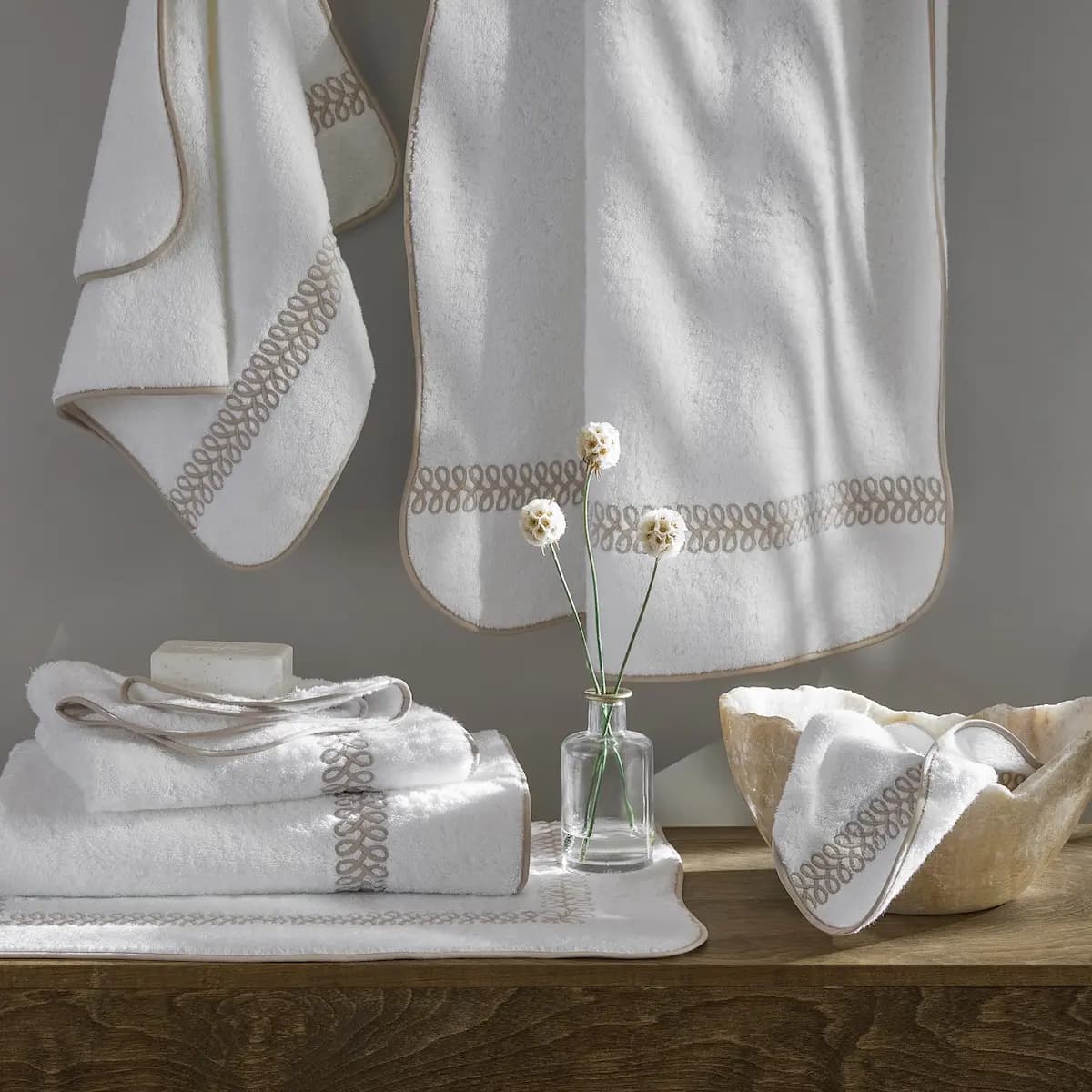 Astor Braid Tub Mat_ BLUSH