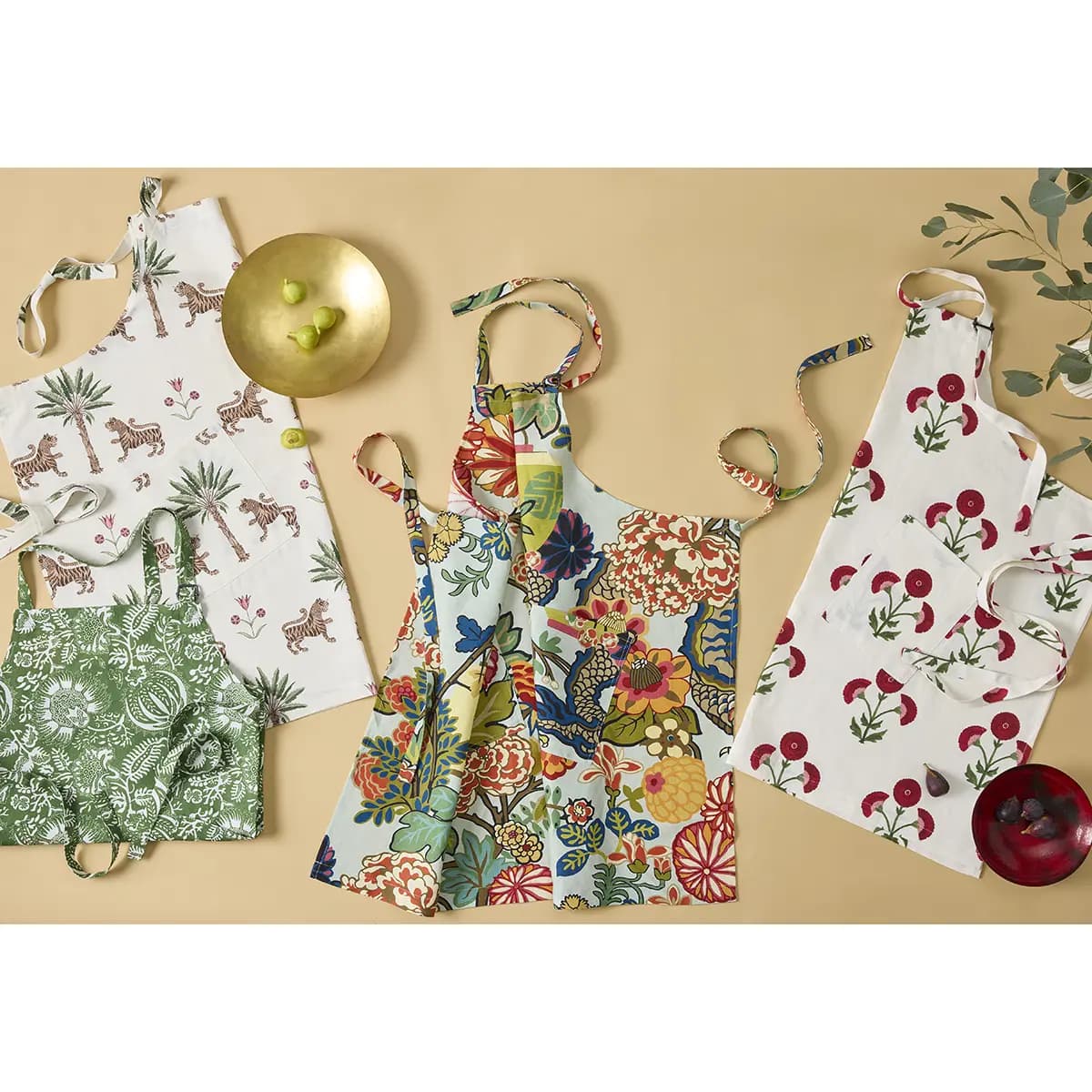 Gisele Linen Apron_ SCARLET