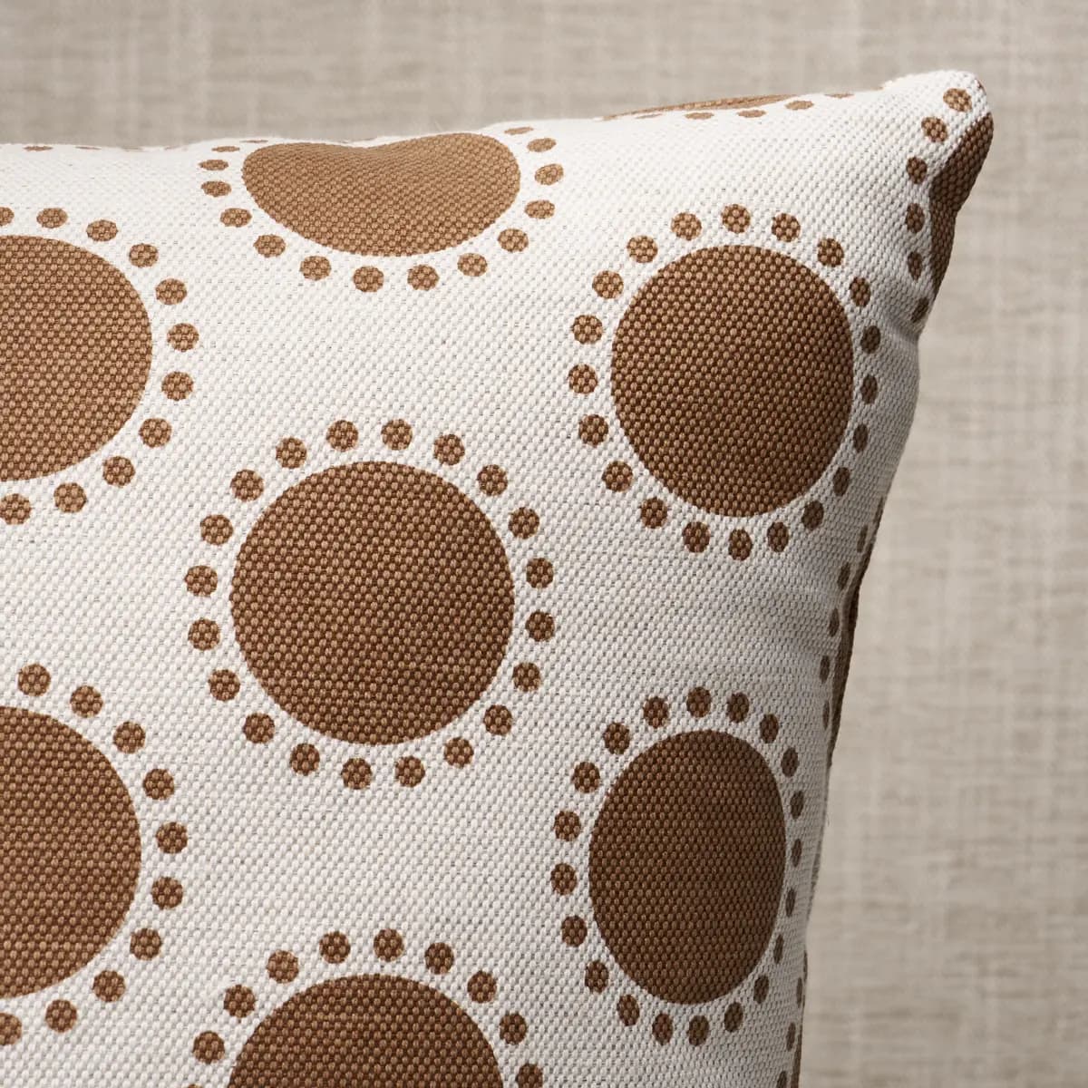 Oompa Pillow_ UMBRA