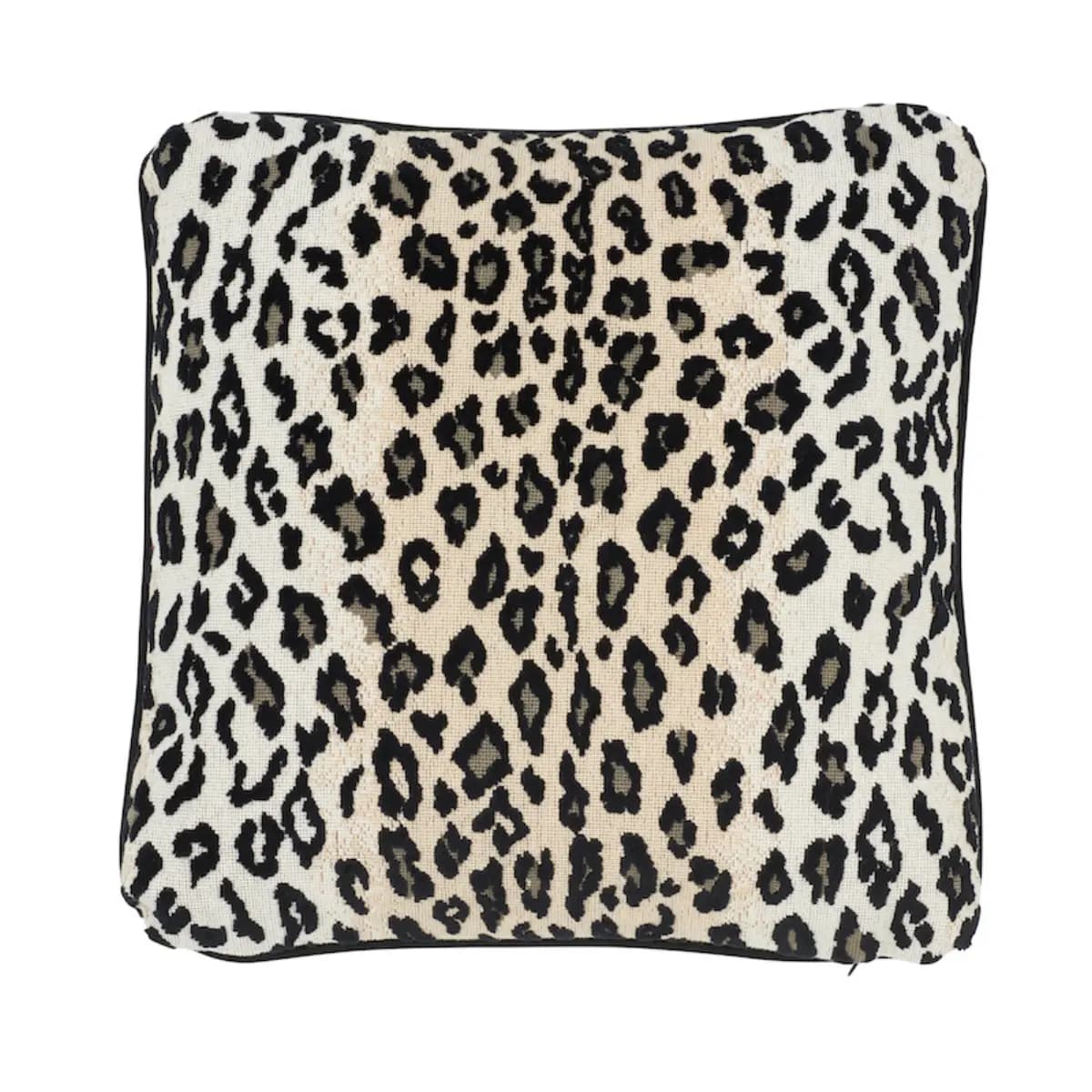Safari Épinglé Pillow_ SNOW LEOPARD