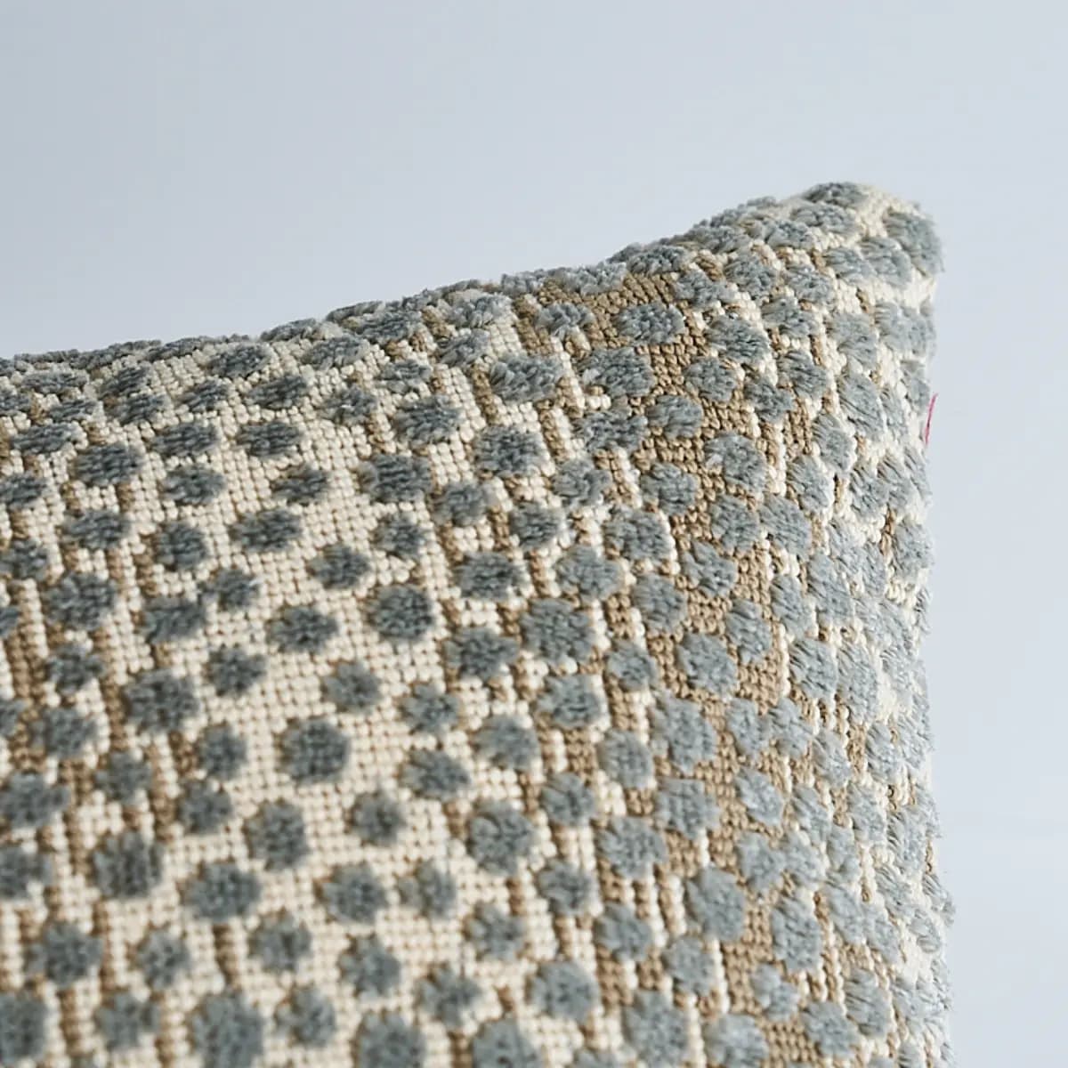 Nakuru Linen Velvet Pillow_ MINERAL