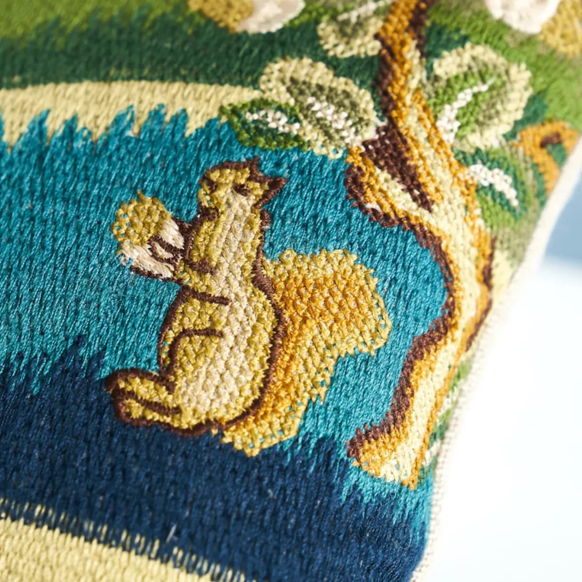 Gerry Embroidery Pillow B_ DOCUMENT