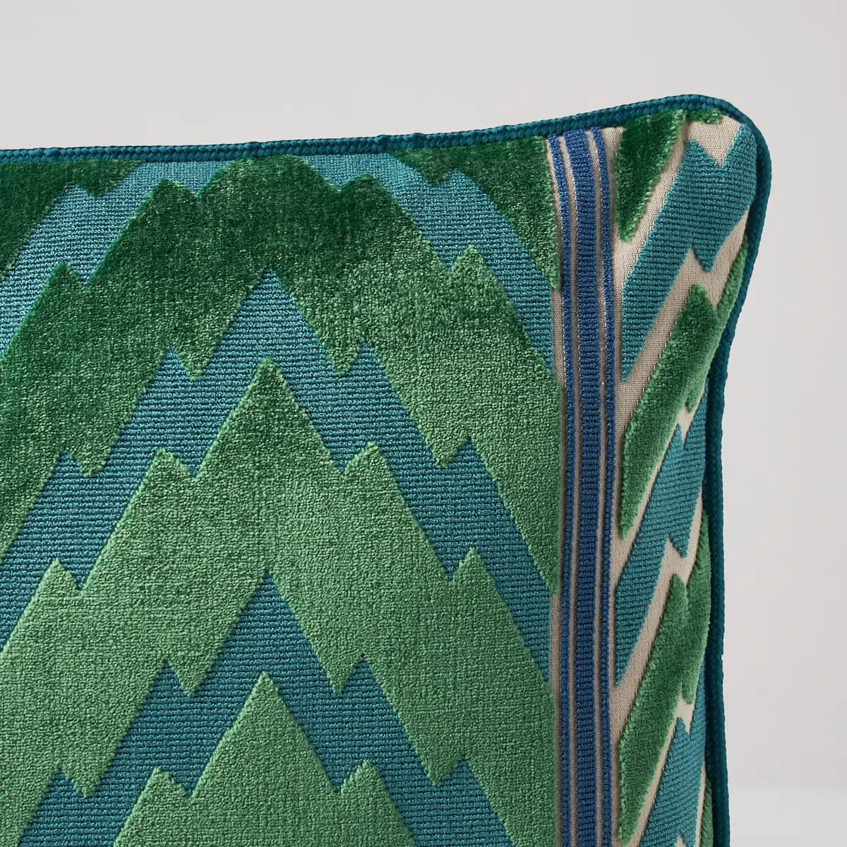 Florentine Velvet Pillow_ EMERALD