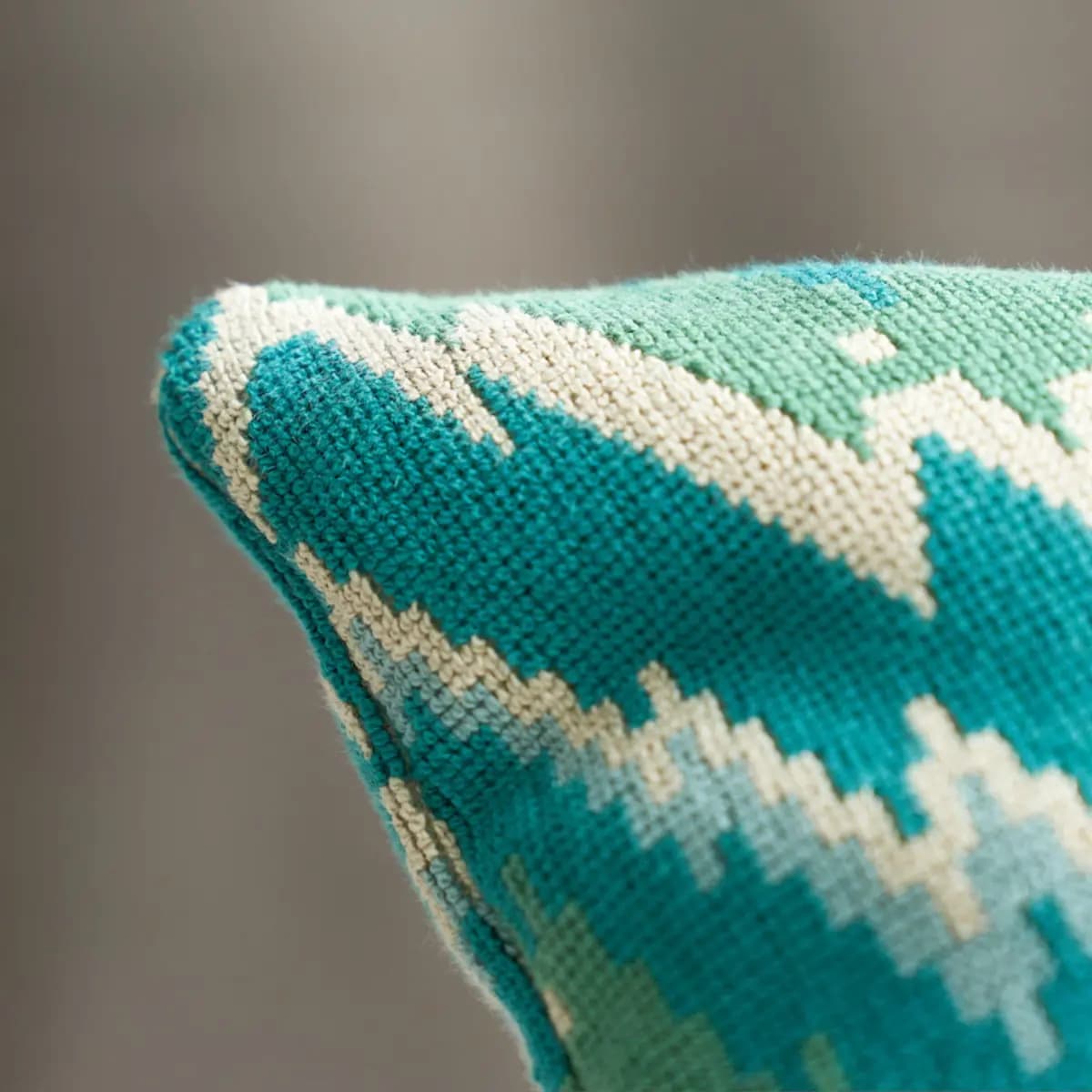 Tauride Épinglé Pillow_ PEACOCK