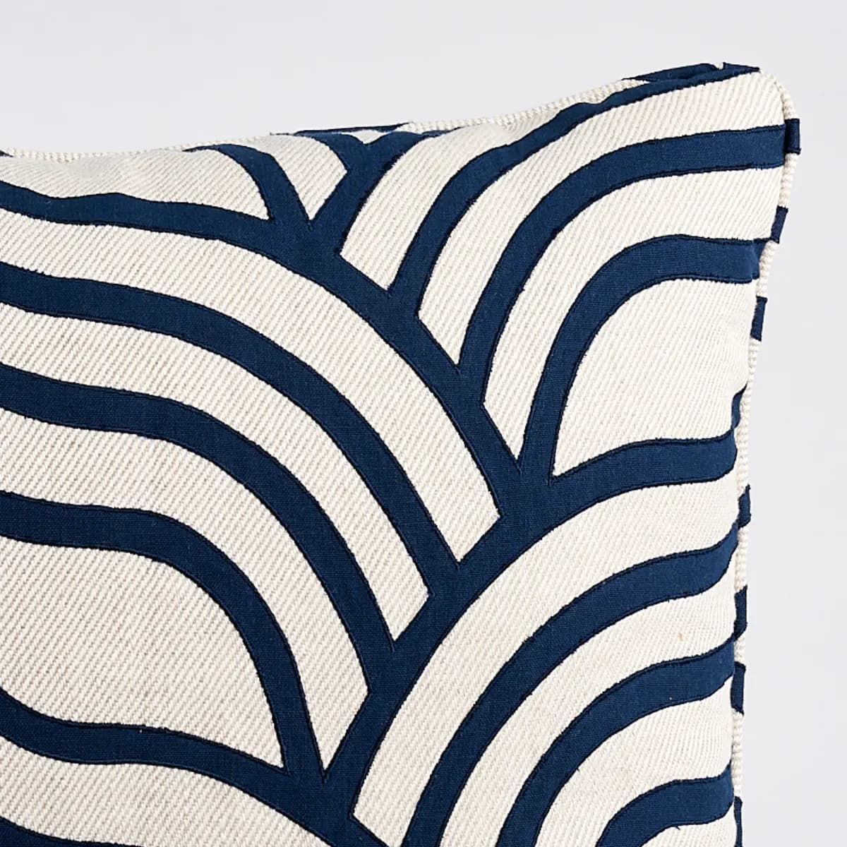 Sangomar Applique Pillow_ NAVY