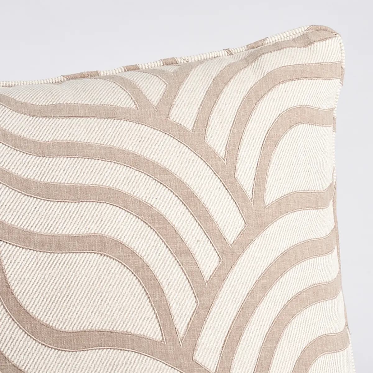 Sangomar Applique Pillow_ BROWN
