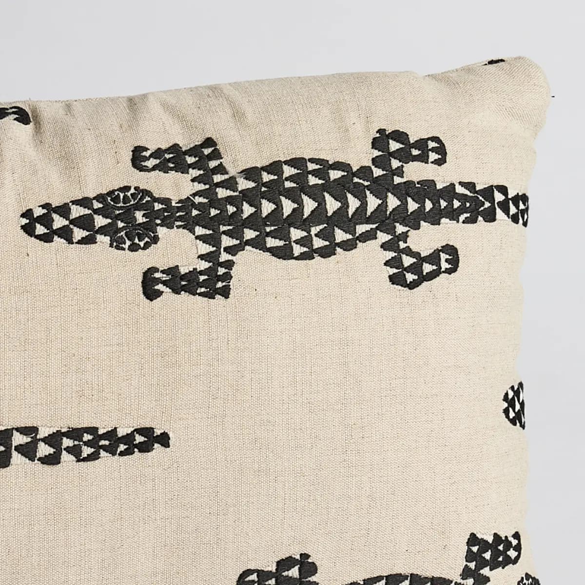 Baracoa Embroidery Pillow_ BLACK