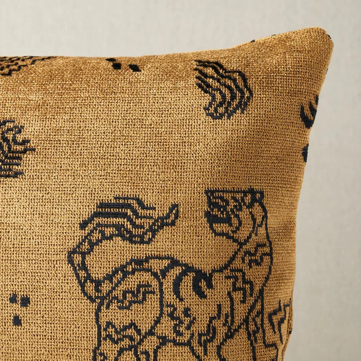 Kinabalu Velvet Pillow_ GOLD