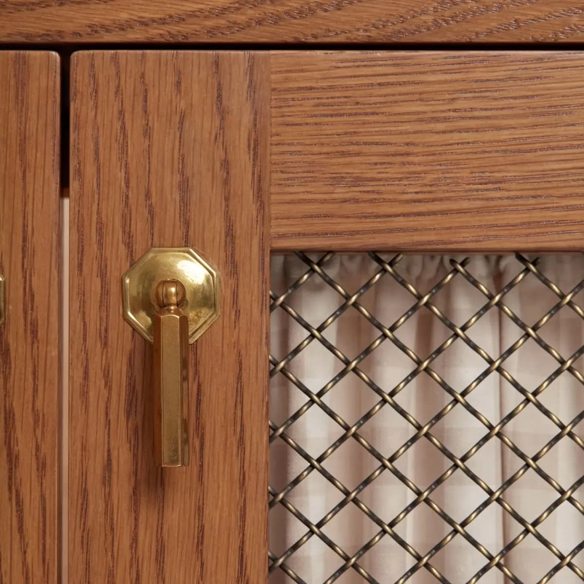 Anna Vanity with Curtain_ WINDSOR OAK