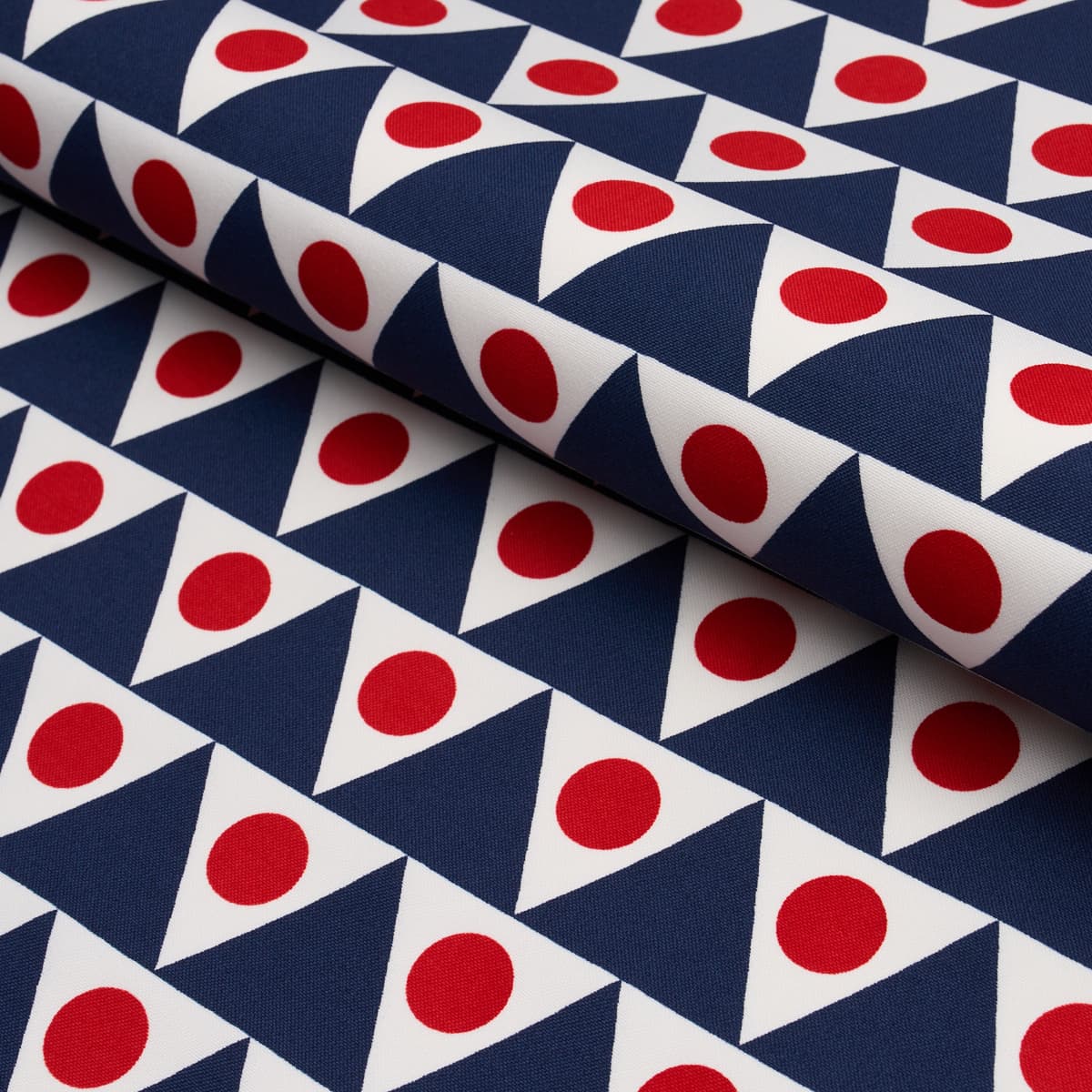 PENNANT II INDOOR/OUTDOOR - NAVY & RED