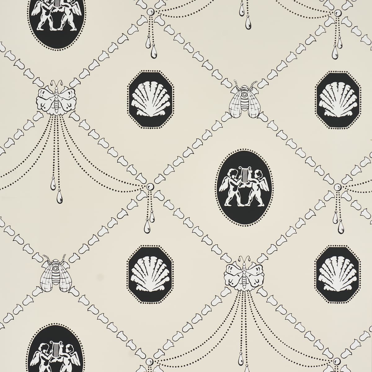 Edith - BLACK & IVORY