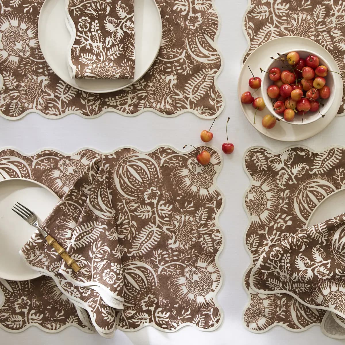 Granada Tablecloth_ CHESTNUT