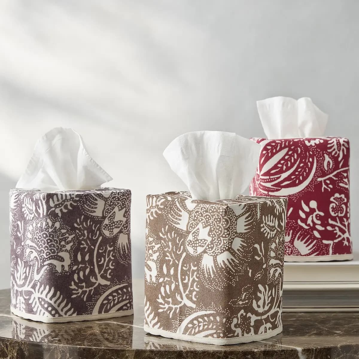 Granada Linen Tissue Box Cover_ SCARLET