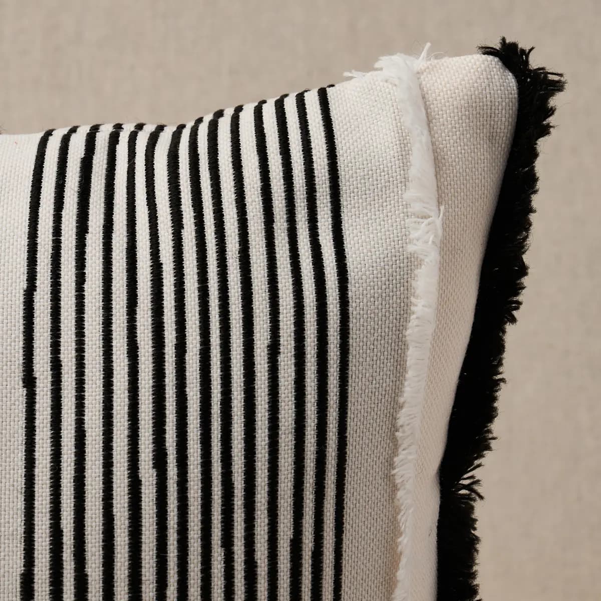 Billy I/O Pillow_ BLACK