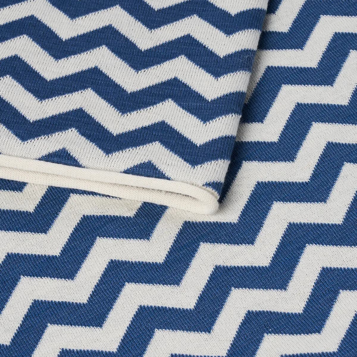 Chevron Throw_ BLUE & WHITE