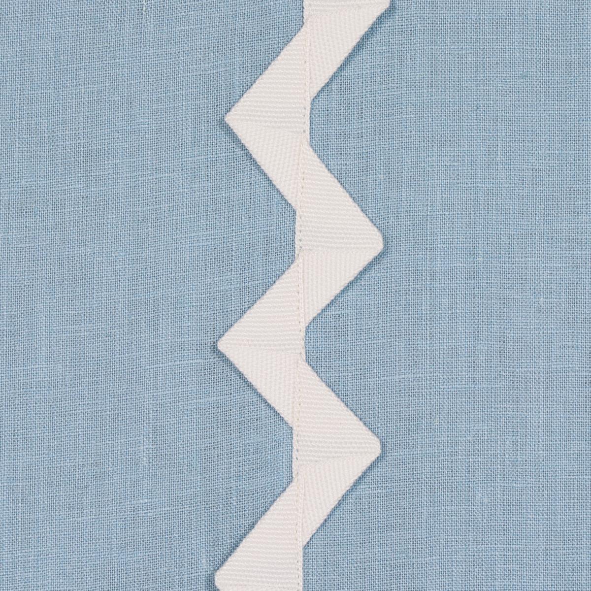 LAZARE APPLIQUÉ_IVORY ON CHAMBRAY