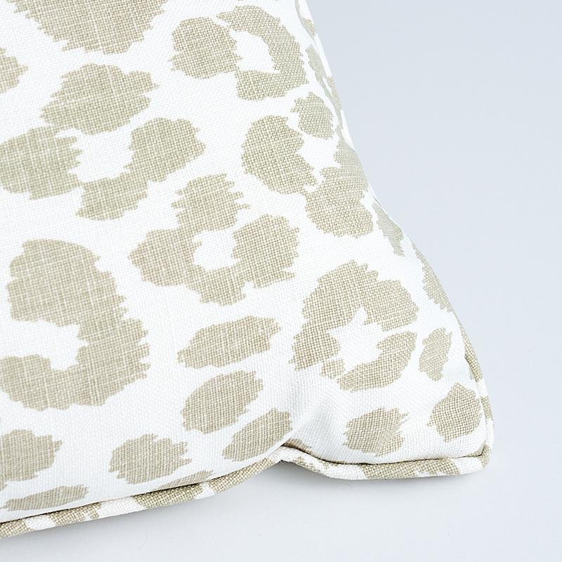 Iconic Leopard Pillow_LINEN